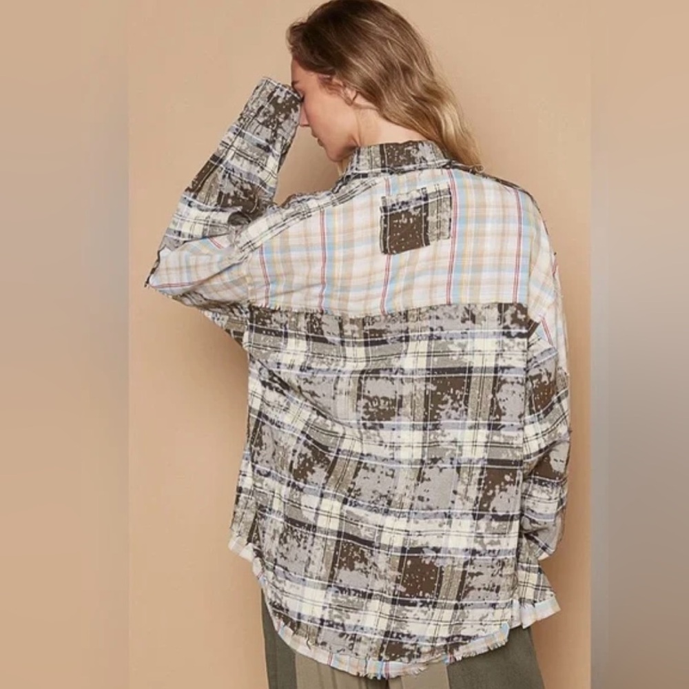 POL Rebel Roots Plaid Flannel Button Down Shirt/Shacket. Color: Choco Multi. - Picture 4 of 12